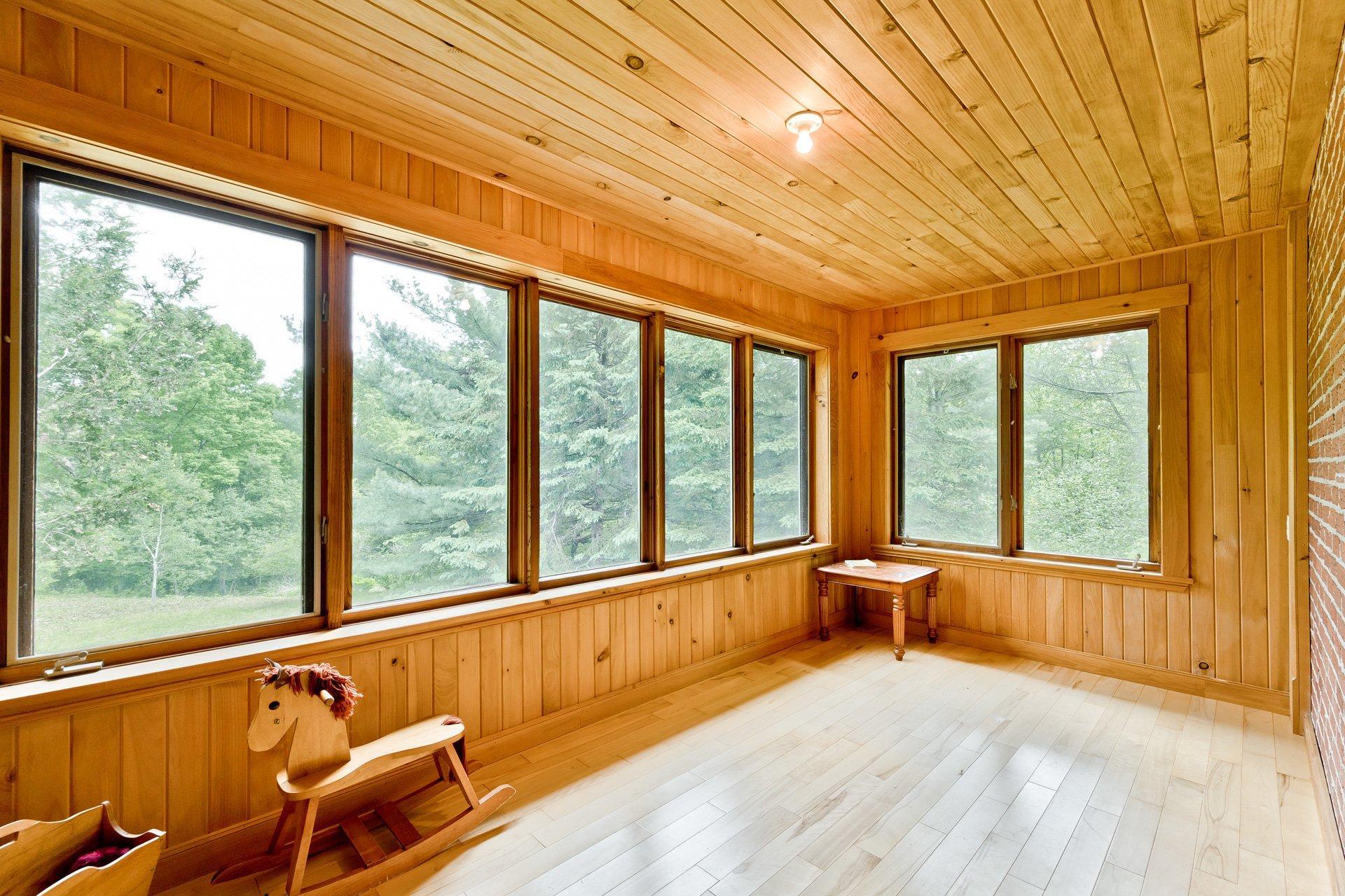 









761


Ch. Biron

,
Ascot Corner,




QC
J0B1A0


