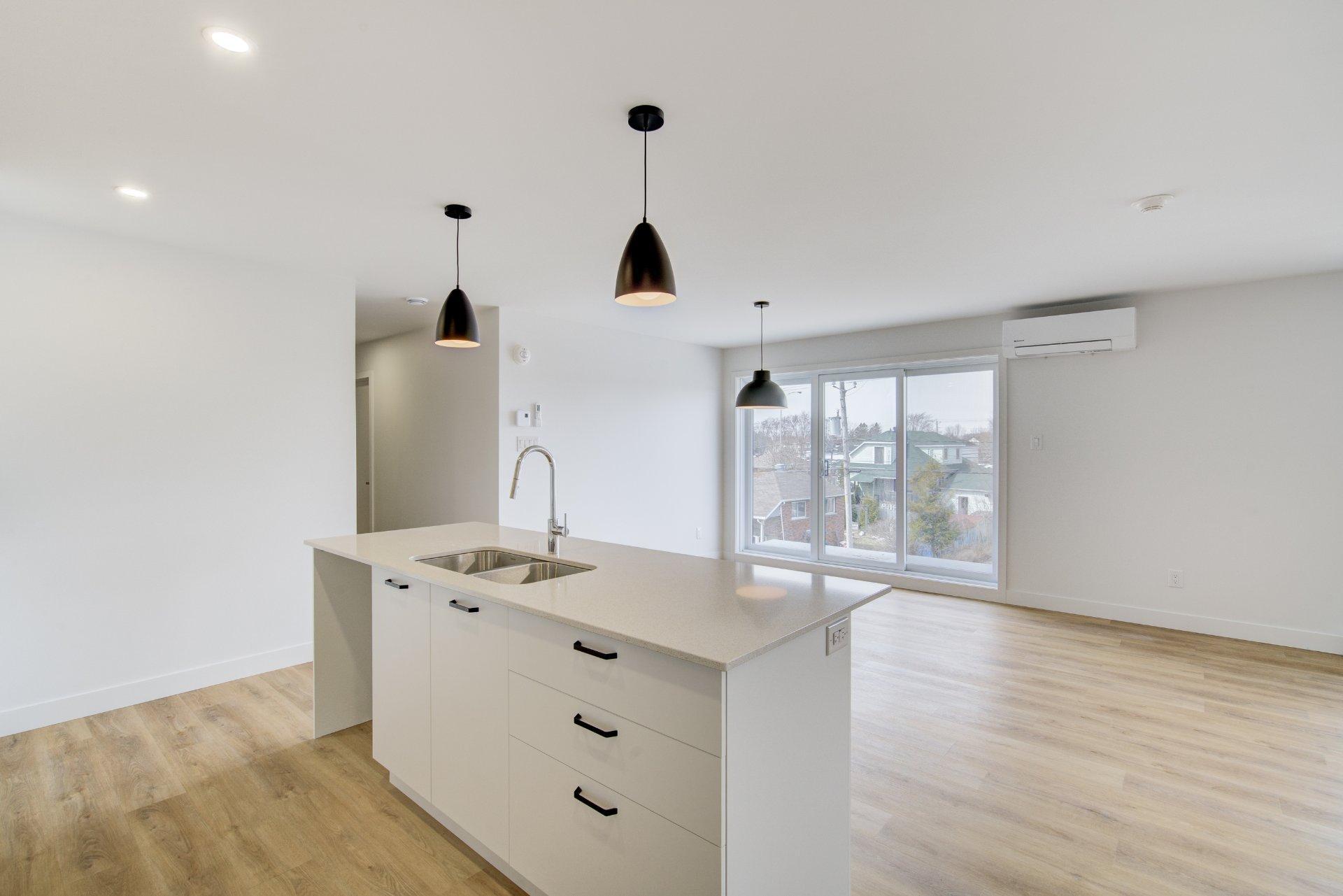 









307


Rue Viau

, 6,
Salaberry-de-Valleyfield,




QC
J6T3B4

