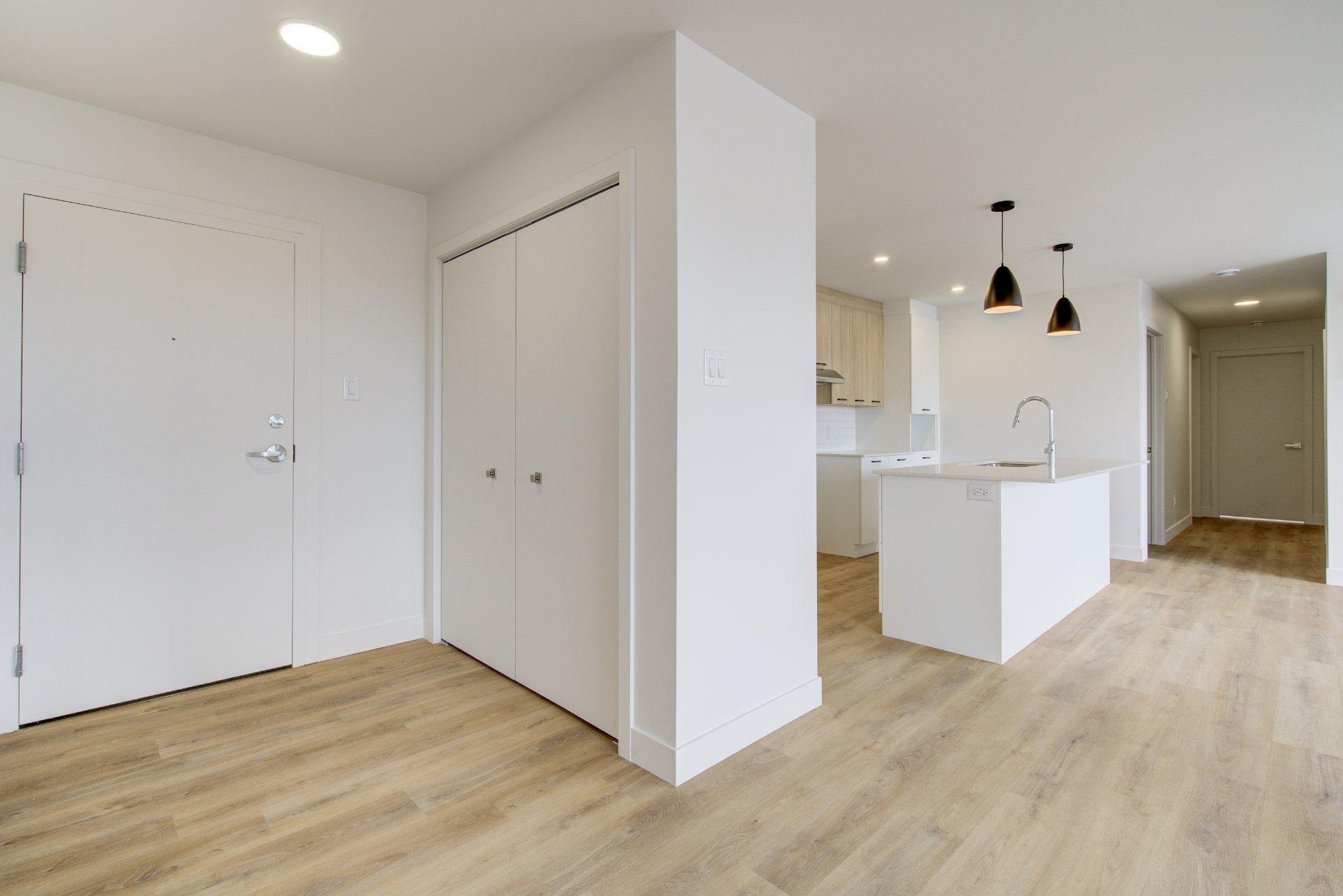 









307


Rue Viau

, 6,
Salaberry-de-Valleyfield,




QC
J6T3B4

