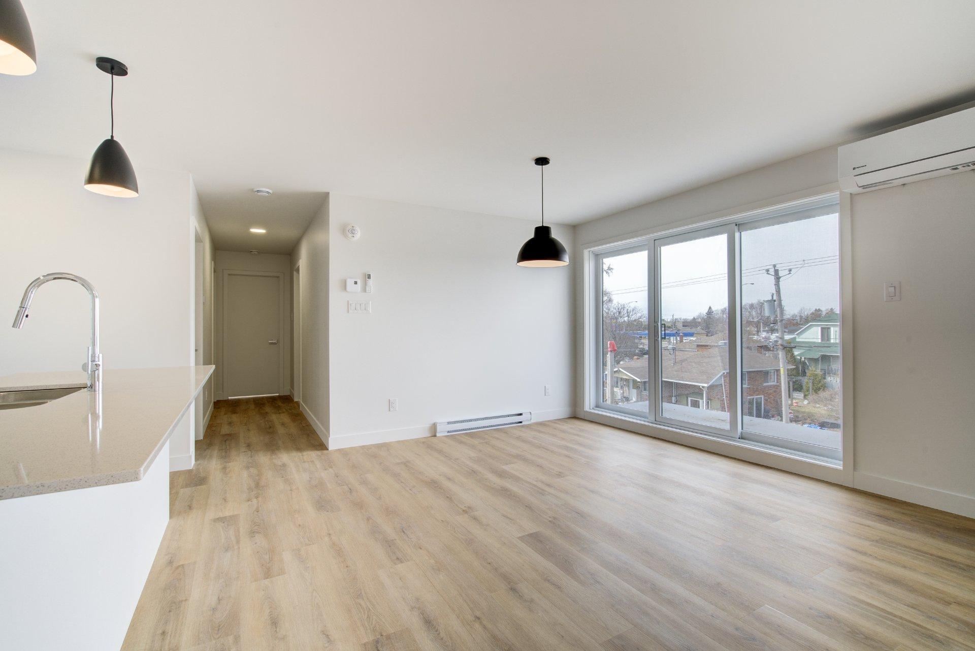 









307


Rue Viau

, 6,
Salaberry-de-Valleyfield,




QC
J6T3B4

