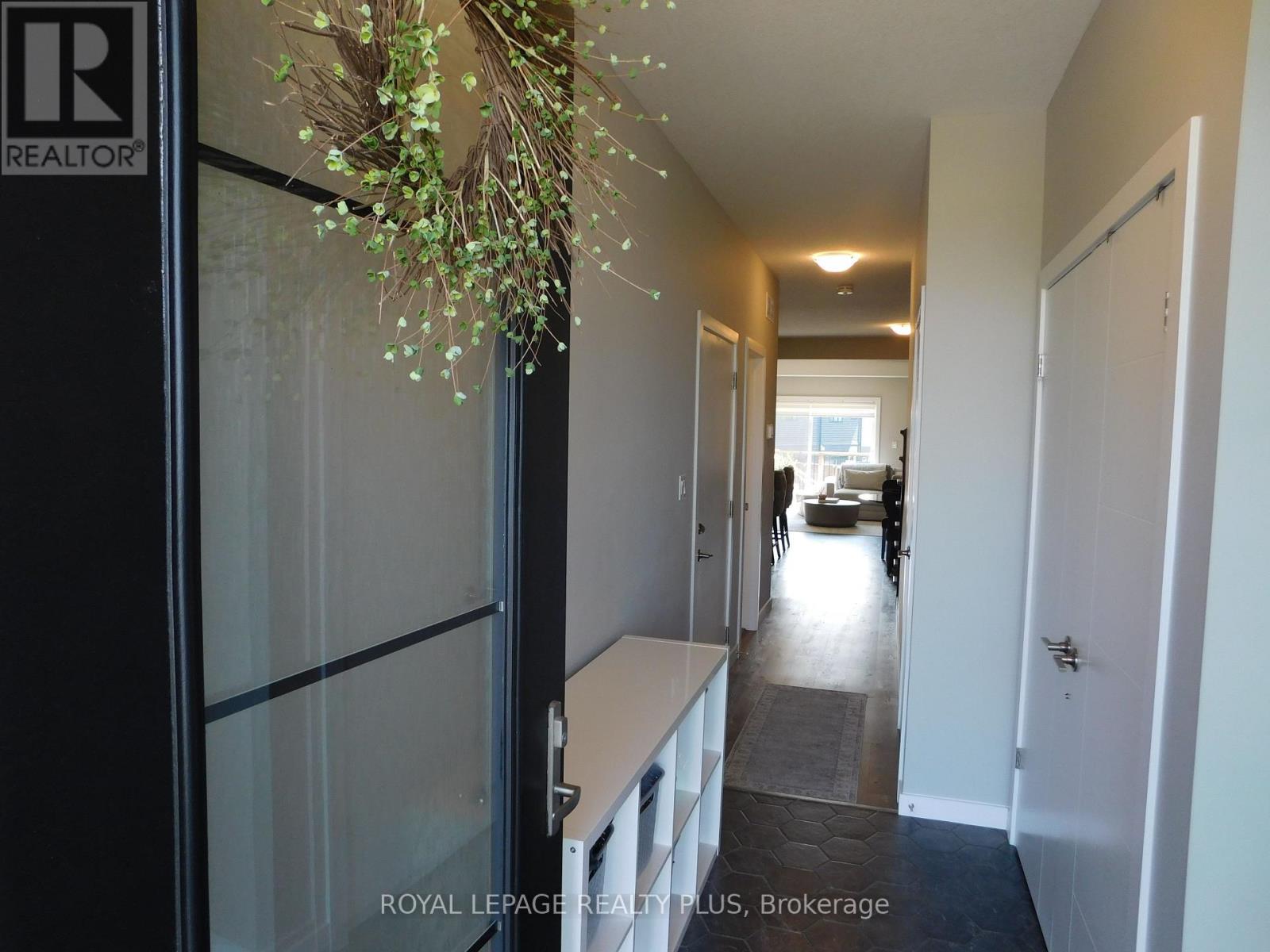 












612 CARYNDALE DRIVE

,
Kitchener,




Ontario
N2R1M9


