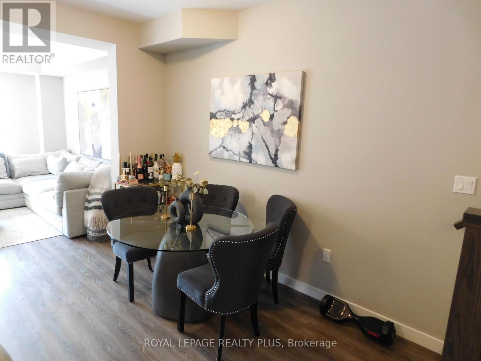 












612 CARYNDALE DRIVE

,
Kitchener,




Ontario
N2R1M9

