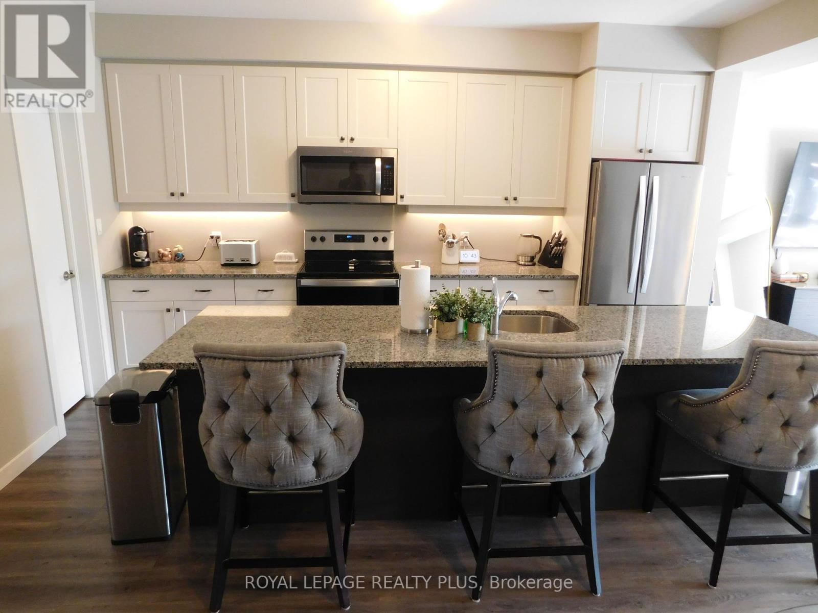 












612 CARYNDALE DRIVE

,
Kitchener,




Ontario
N2R1M9

