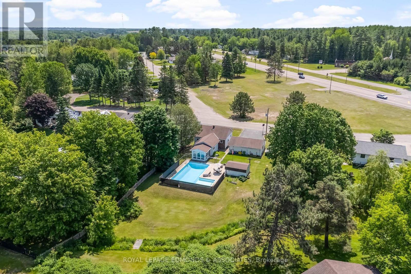 












6 SPRINGHILL CRESCENT

,
Petawawa,




Ontario
K8A7H9

