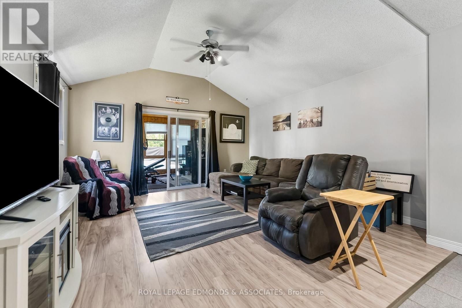 












6 SPRINGHILL CRESCENT

,
Petawawa,




Ontario
K8A7H9

