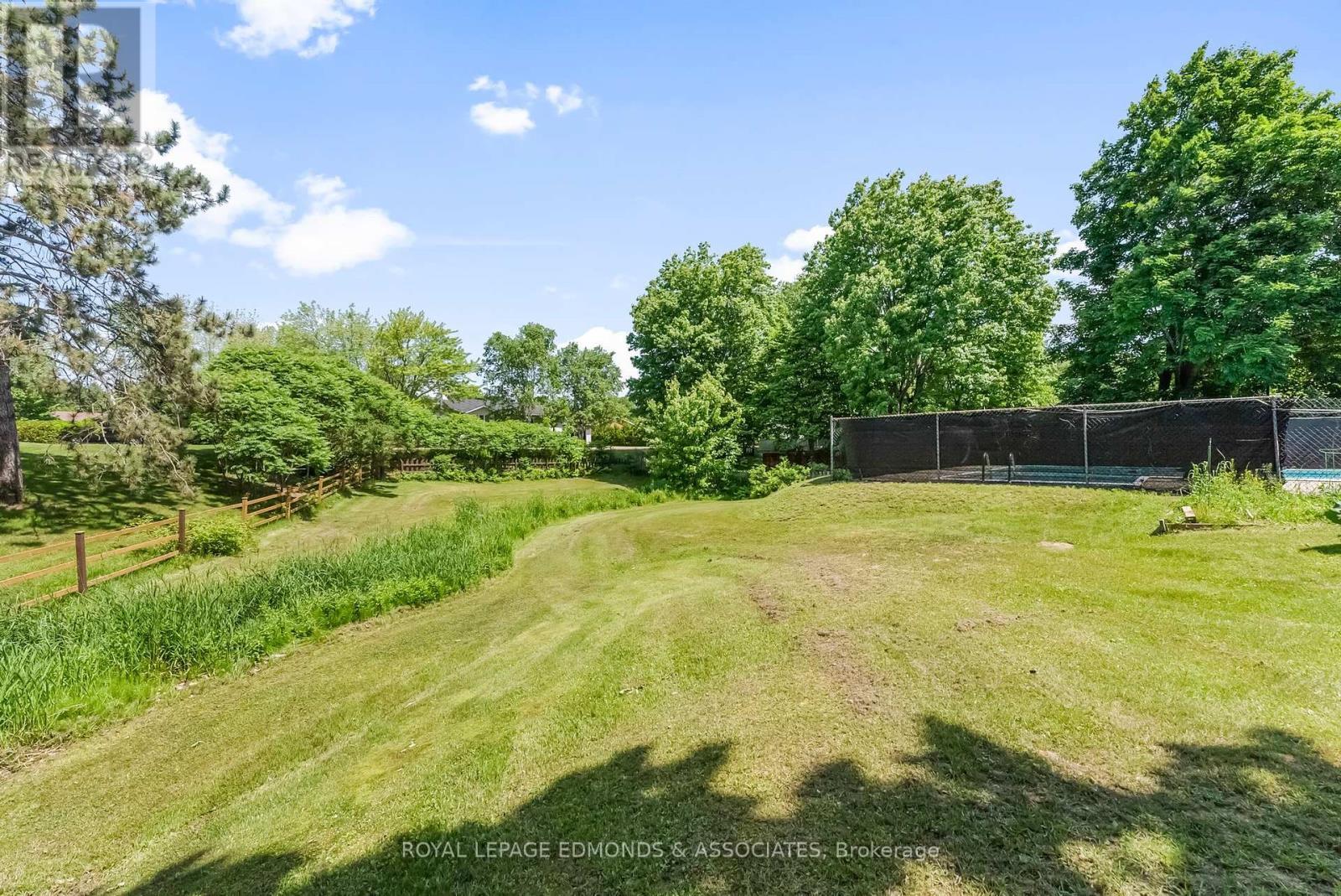 












6 SPRINGHILL CRESCENT

,
Petawawa,




Ontario
K8A7H9

