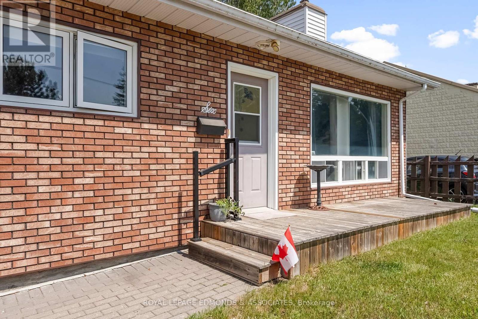 












6 SPRINGHILL CRESCENT

,
Petawawa,




Ontario
K8A7H9

