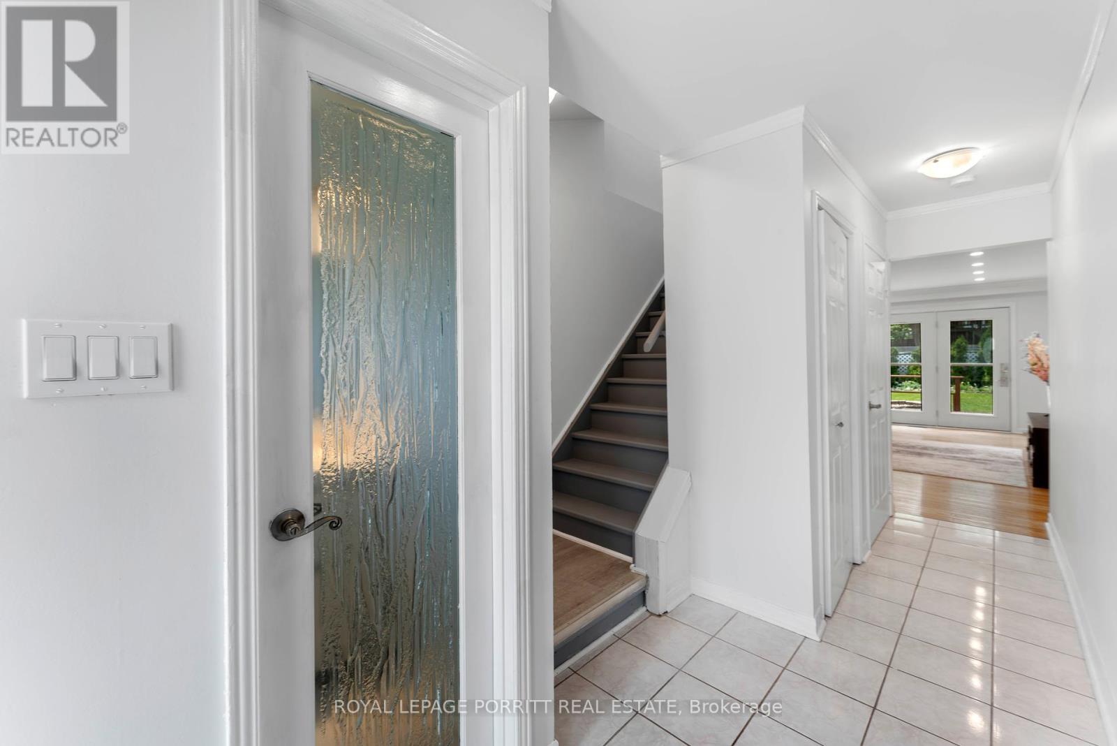












32 CHAUCER CRESCENT

,
Barrie,




Ontario
L4N4T7

