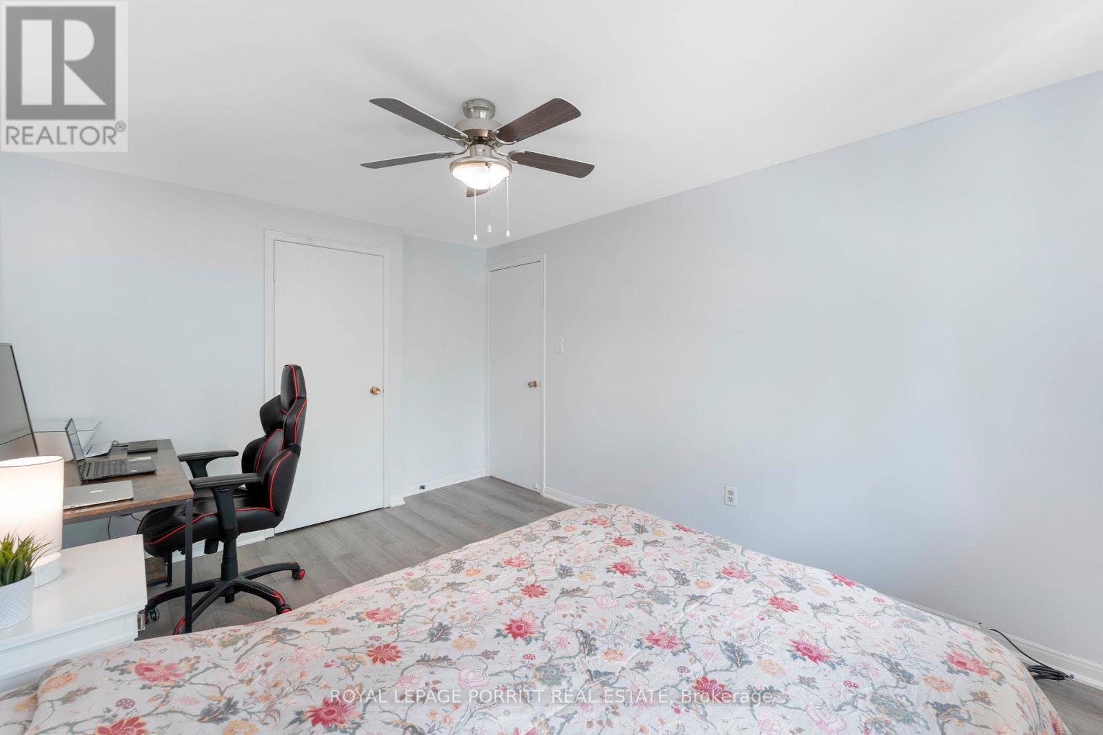 












32 CHAUCER CRESCENT

,
Barrie,




Ontario
L4N4T7

