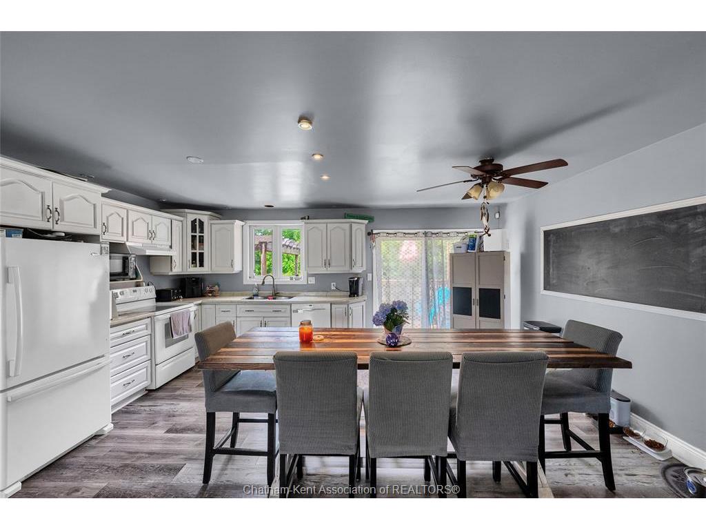 









160


Valley

Road,
Chatham,




ON
N7L 5L4


