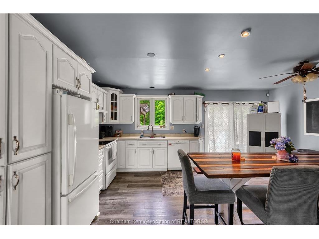 









160


Valley

Road,
Chatham,




ON
N7L 5L4

