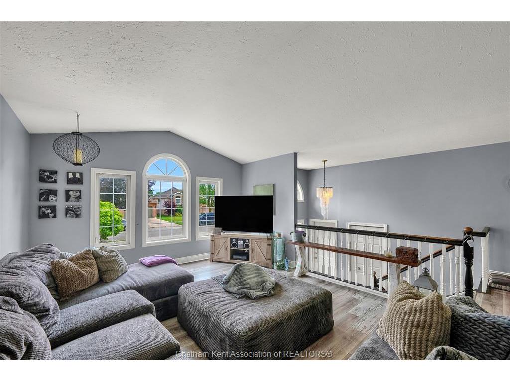 









160


Valley

Road,
Chatham,




ON
N7L 5L4

