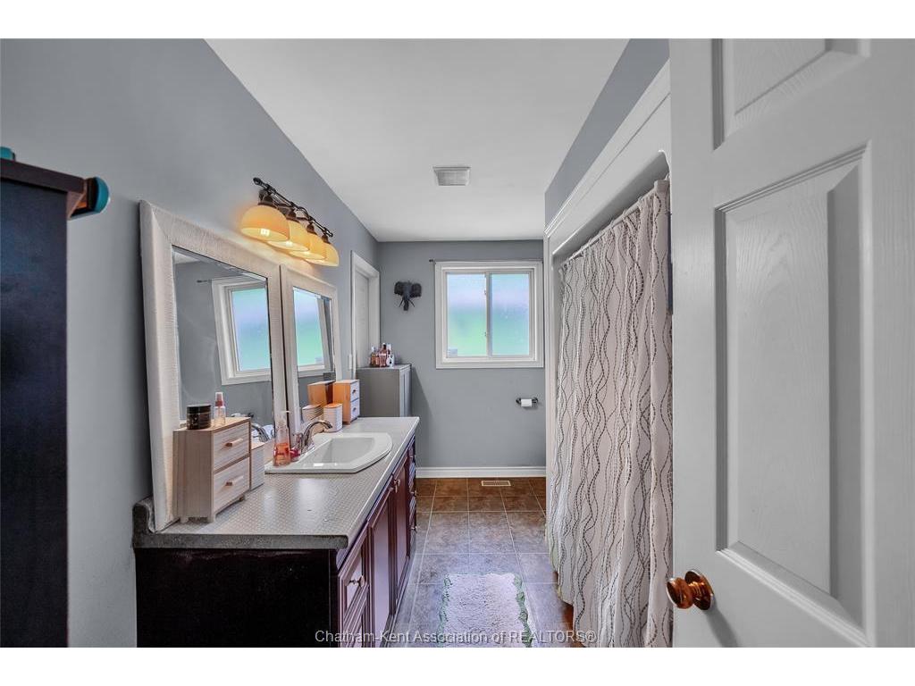 









160


Valley

Road,
Chatham,




ON
N7L 5L4

