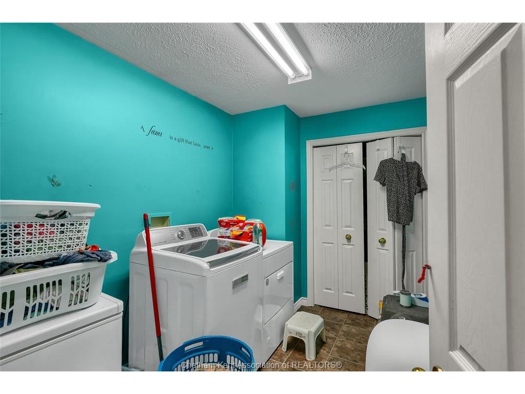 









160


Valley

Road,
Chatham,




ON
N7L 5L4

