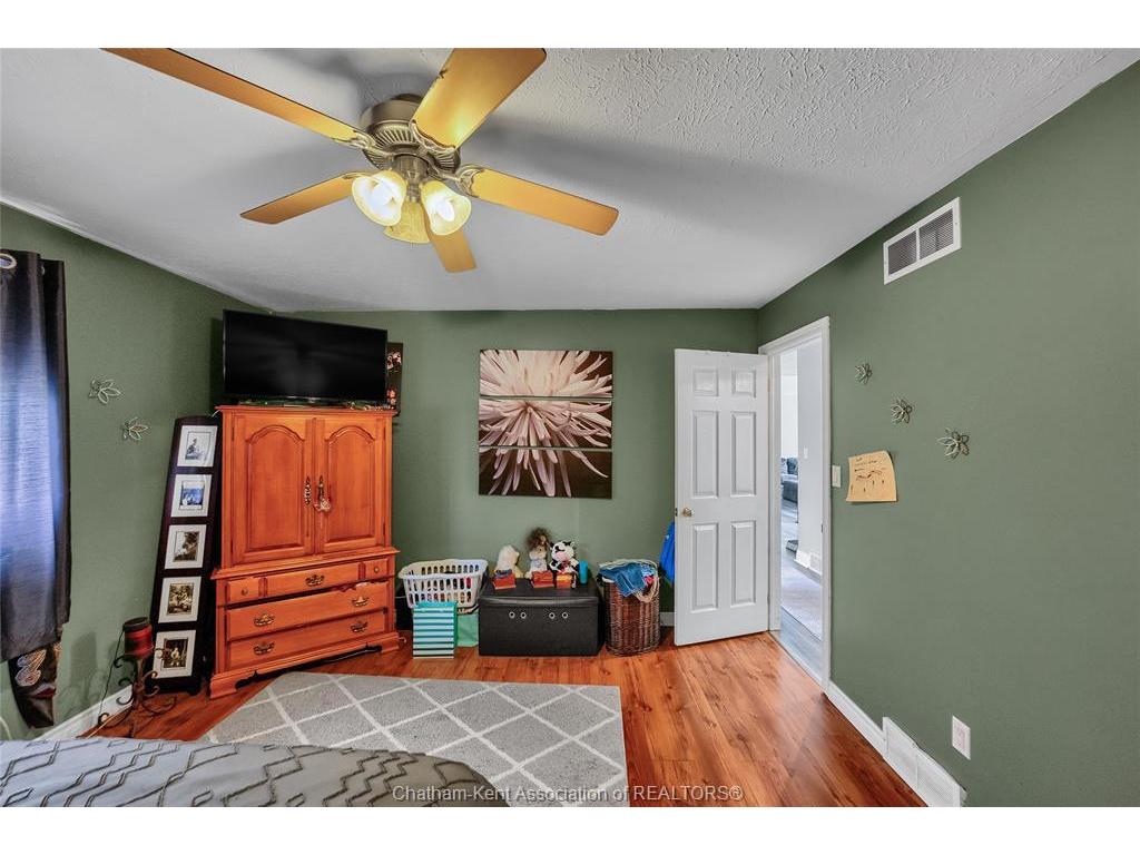 









160


Valley

Road,
Chatham,




ON
N7L 5L4

