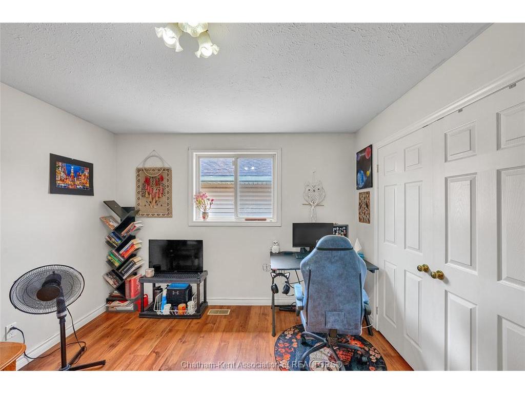 









160


Valley

Road,
Chatham,




ON
N7L 5L4

