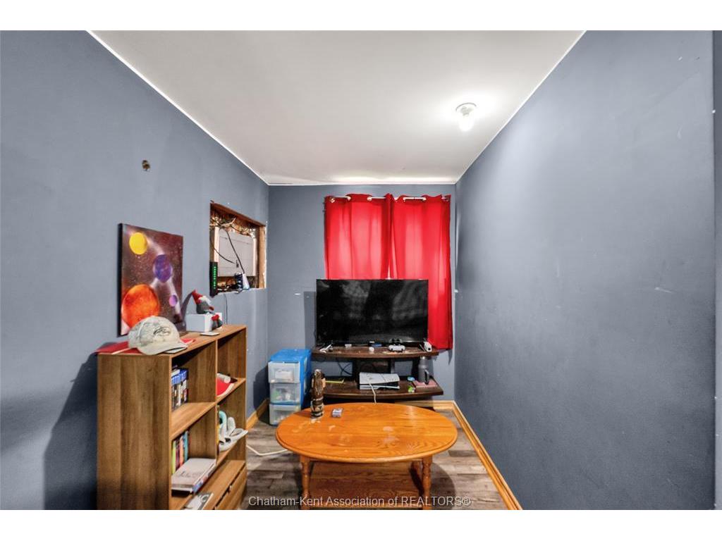 









160


Valley

Road,
Chatham,




ON
N7L 5L4

