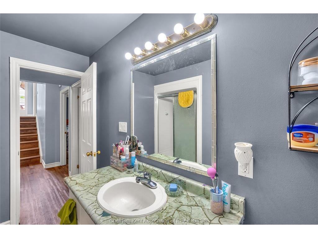 









160


Valley

Road,
Chatham,




ON
N7L 5L4

