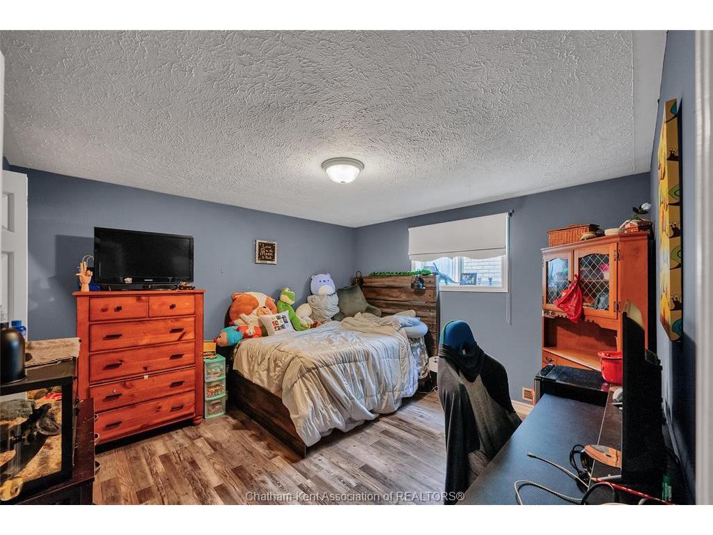 









160


Valley

Road,
Chatham,




ON
N7L 5L4

