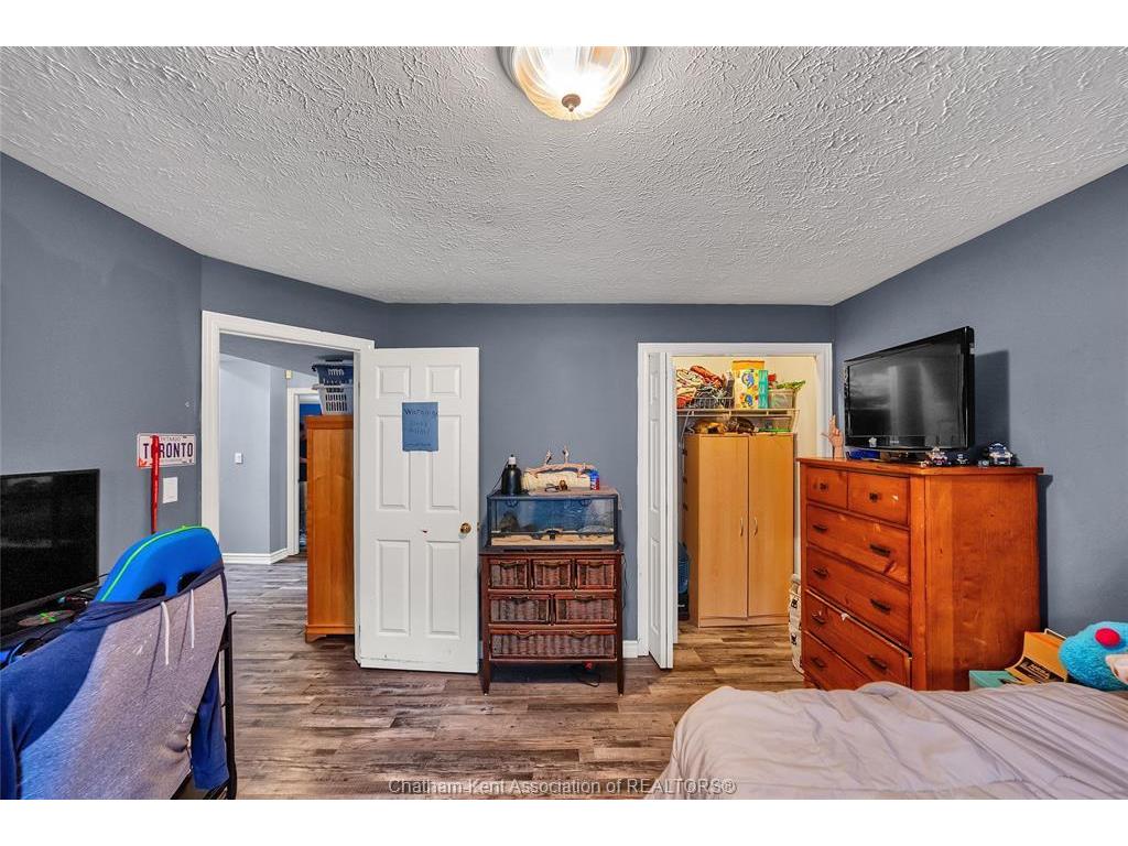 









160


Valley

Road,
Chatham,




ON
N7L 5L4

