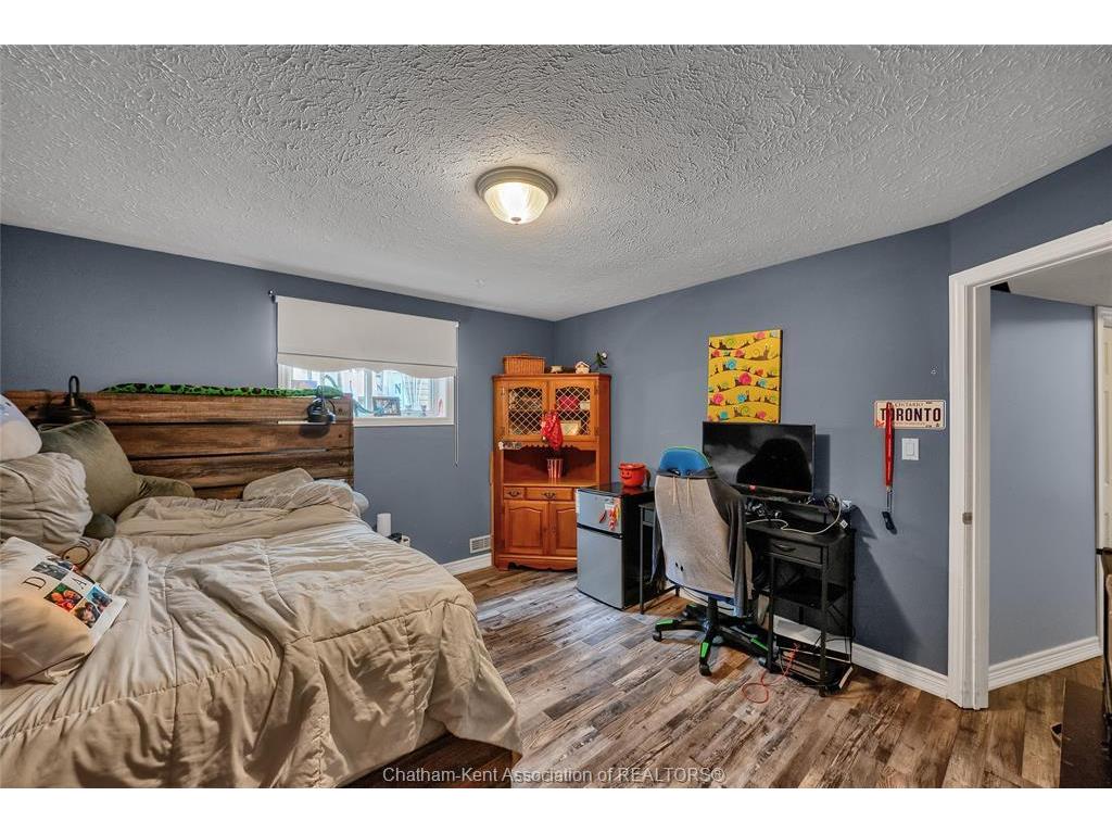 









160


Valley

Road,
Chatham,




ON
N7L 5L4

