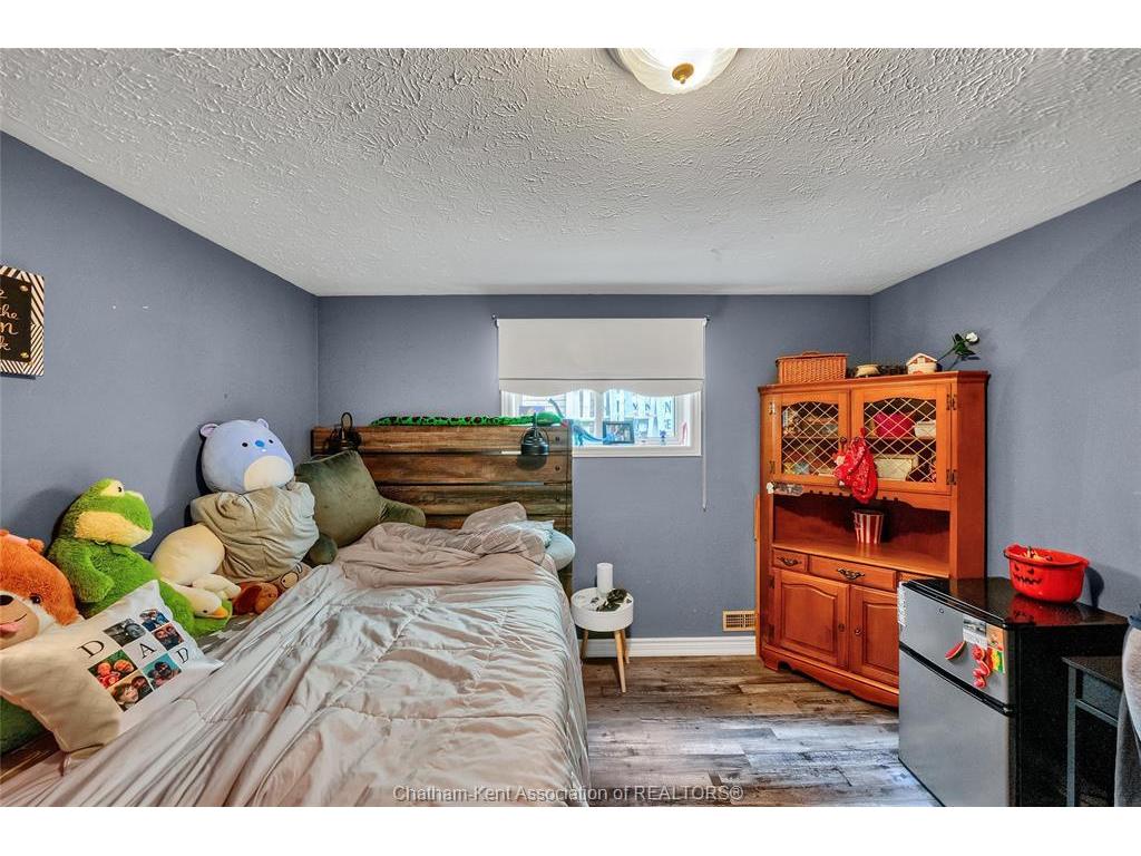 









160


Valley

Road,
Chatham,




ON
N7L 5L4

