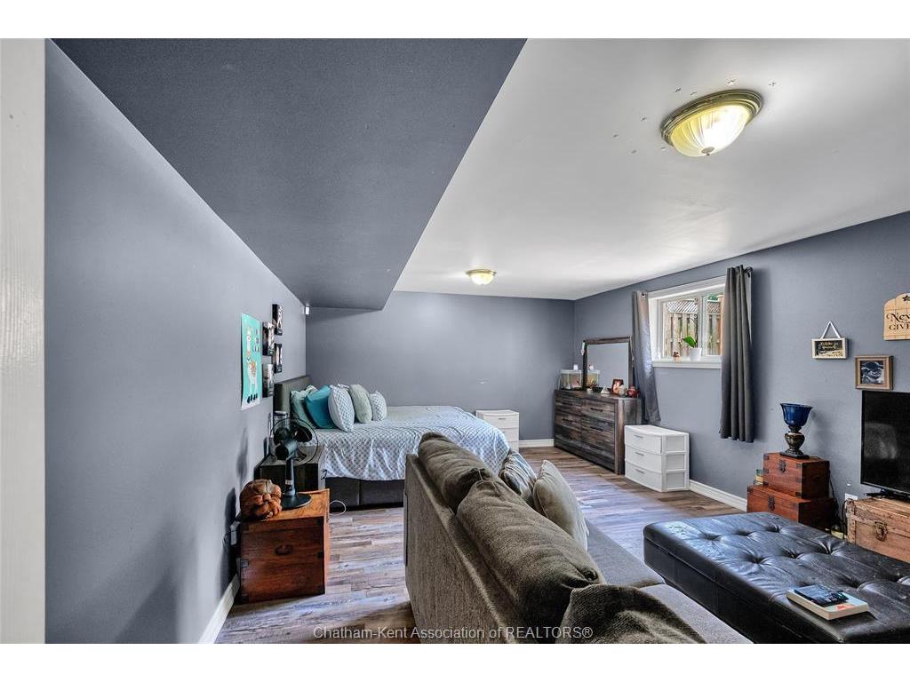 









160


Valley

Road,
Chatham,




ON
N7L 5L4

