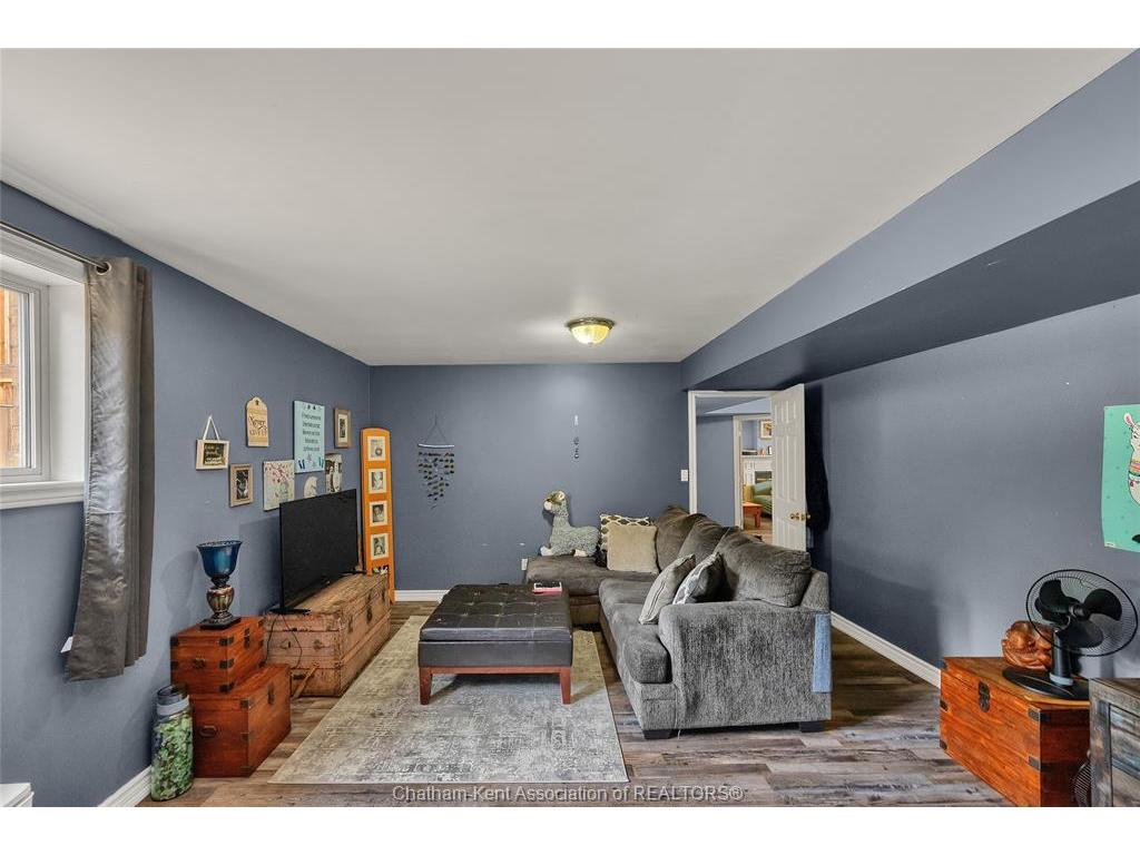 









160


Valley

Road,
Chatham,




ON
N7L 5L4

