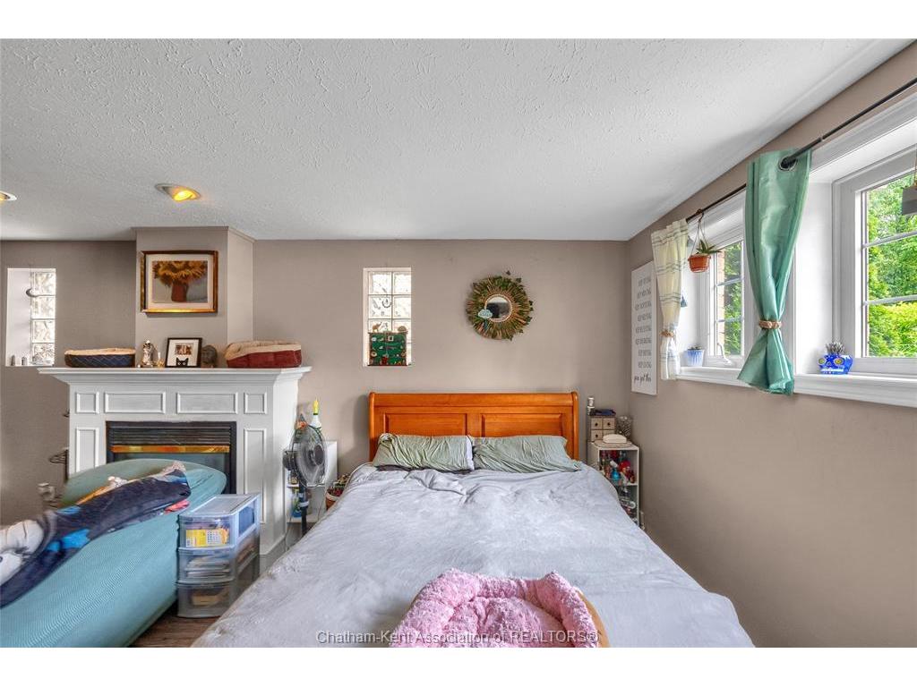 









160


Valley

Road,
Chatham,




ON
N7L 5L4


