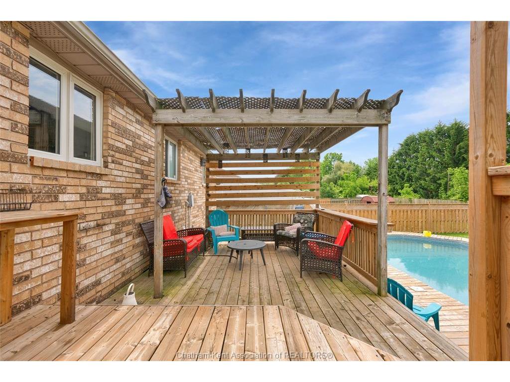 









160


Valley

Road,
Chatham,




ON
N7L 5L4

