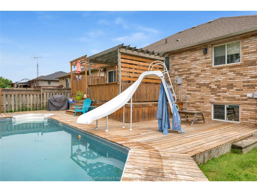 









160


Valley

Road,
Chatham,




ON
N7L 5L4

