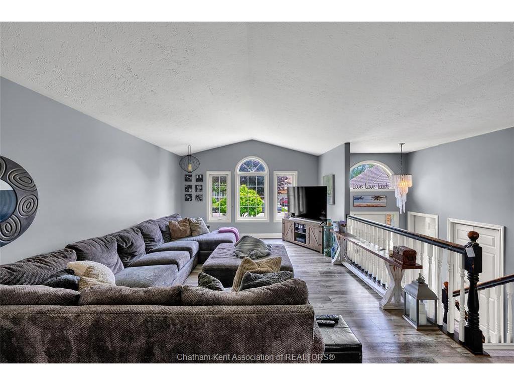 









160


Valley

Road,
Chatham,




ON
N7L 5L4

