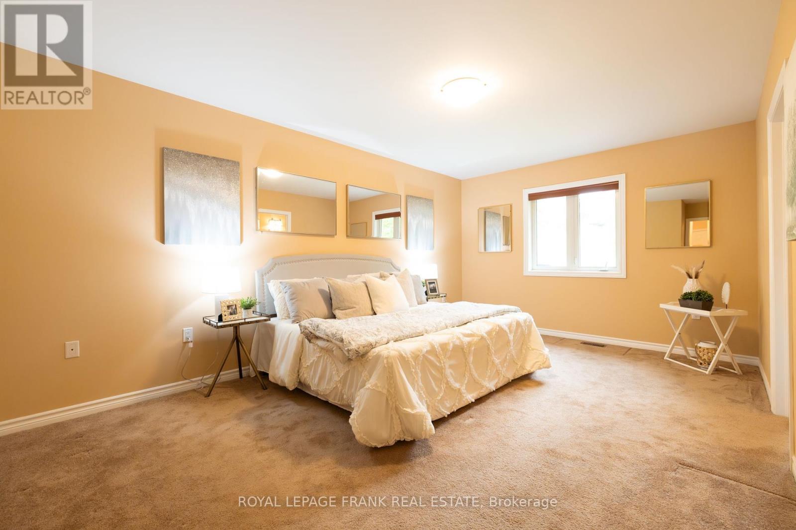 












96 VILLAGE CRESCENT

,
Peterborough West (South),




Ontario
K9J0A9

