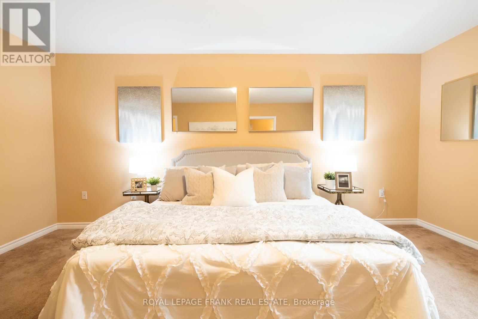 












96 VILLAGE CRESCENT

,
Peterborough West (South),




Ontario
K9J0A9

