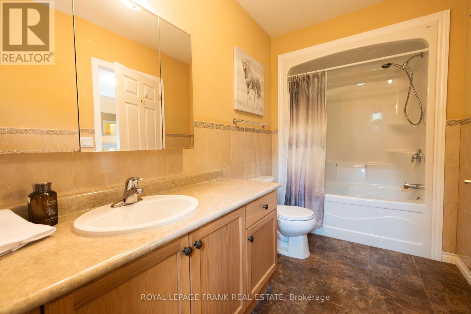 












96 VILLAGE CRESCENT

,
Peterborough West (South),




Ontario
K9J0A9

