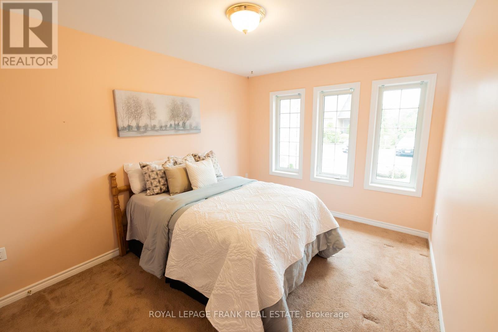 












96 VILLAGE CRESCENT

,
Peterborough West (South),




Ontario
K9J0A9

