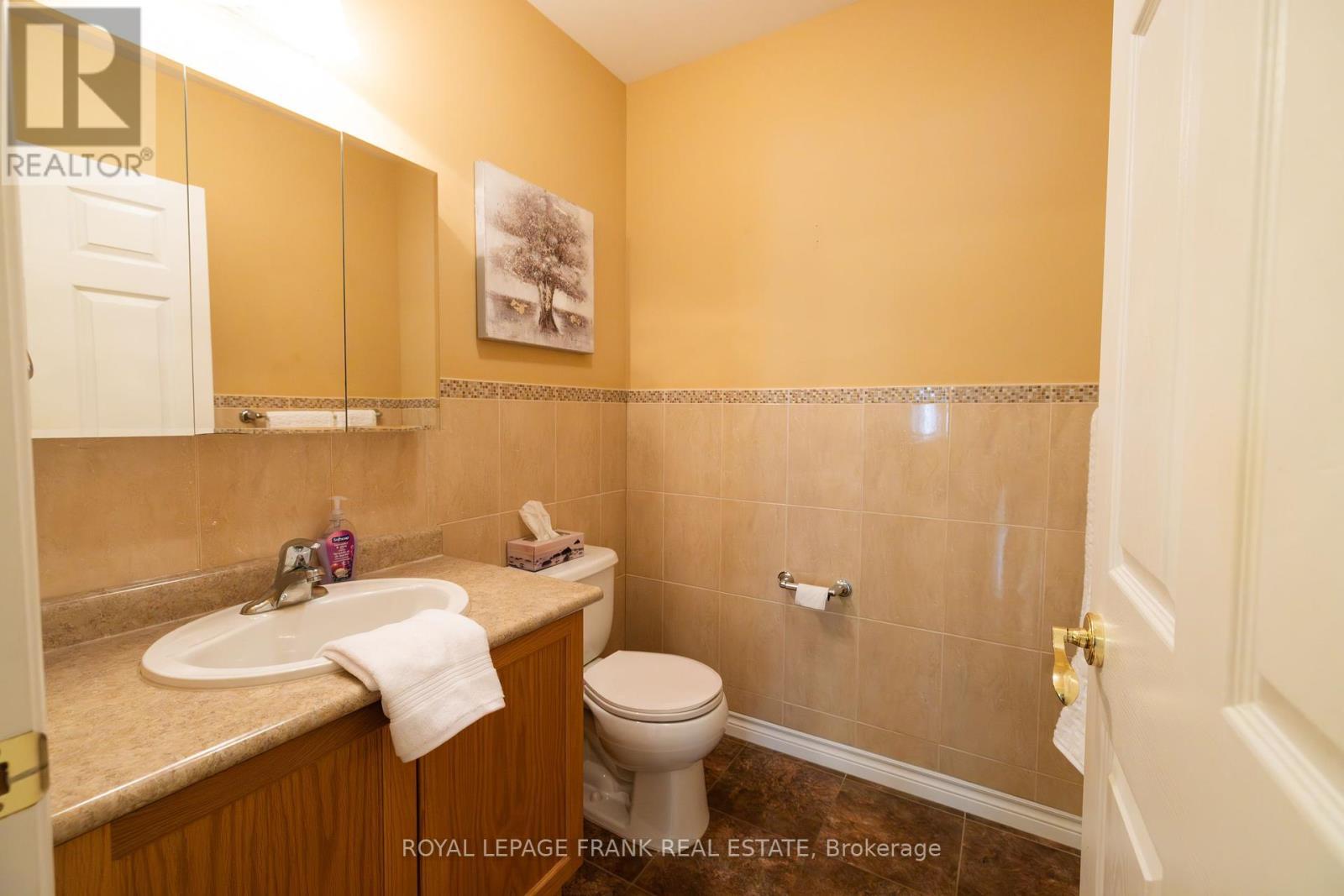 












96 VILLAGE CRESCENT

,
Peterborough West (South),




Ontario
K9J0A9

