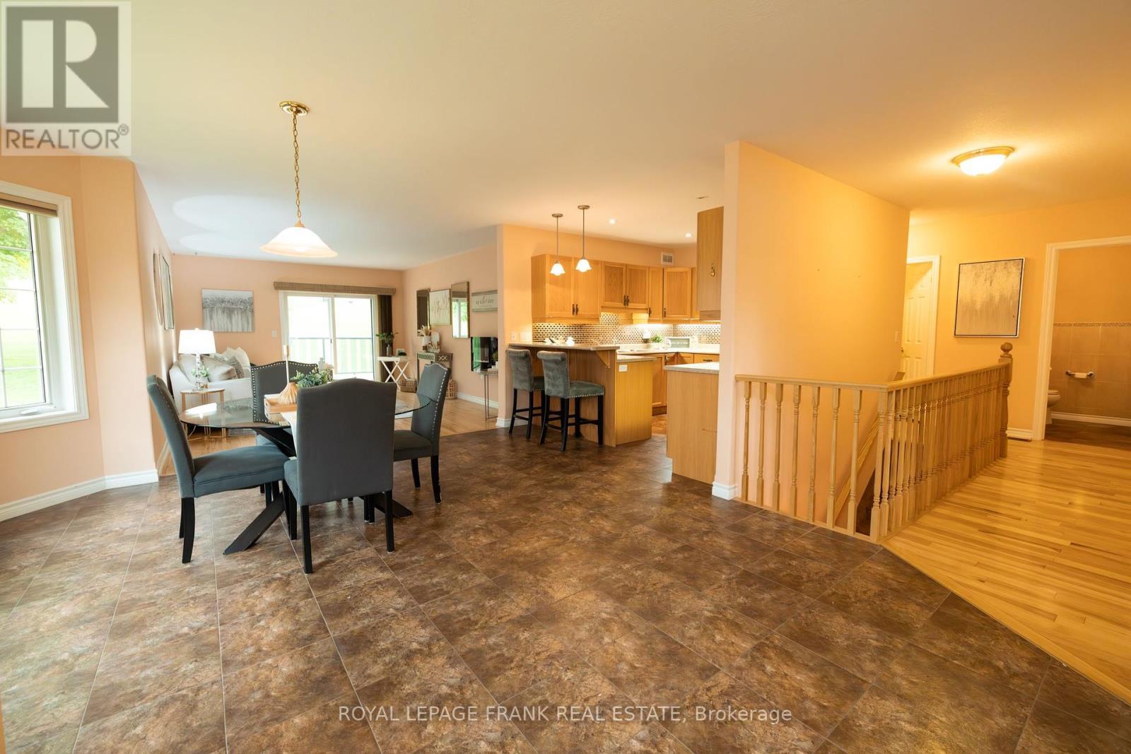 












96 VILLAGE CRESCENT

,
Peterborough West (South),




Ontario
K9J0A9

