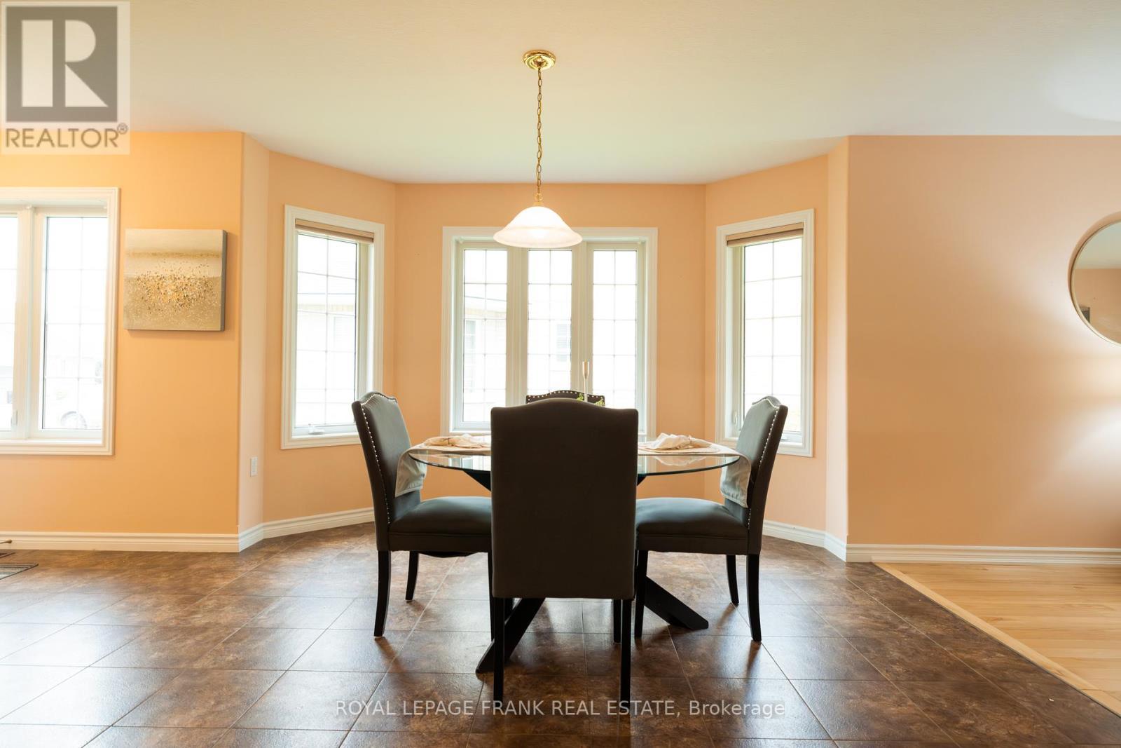 












96 VILLAGE CRESCENT

,
Peterborough West (South),




Ontario
K9J0A9

