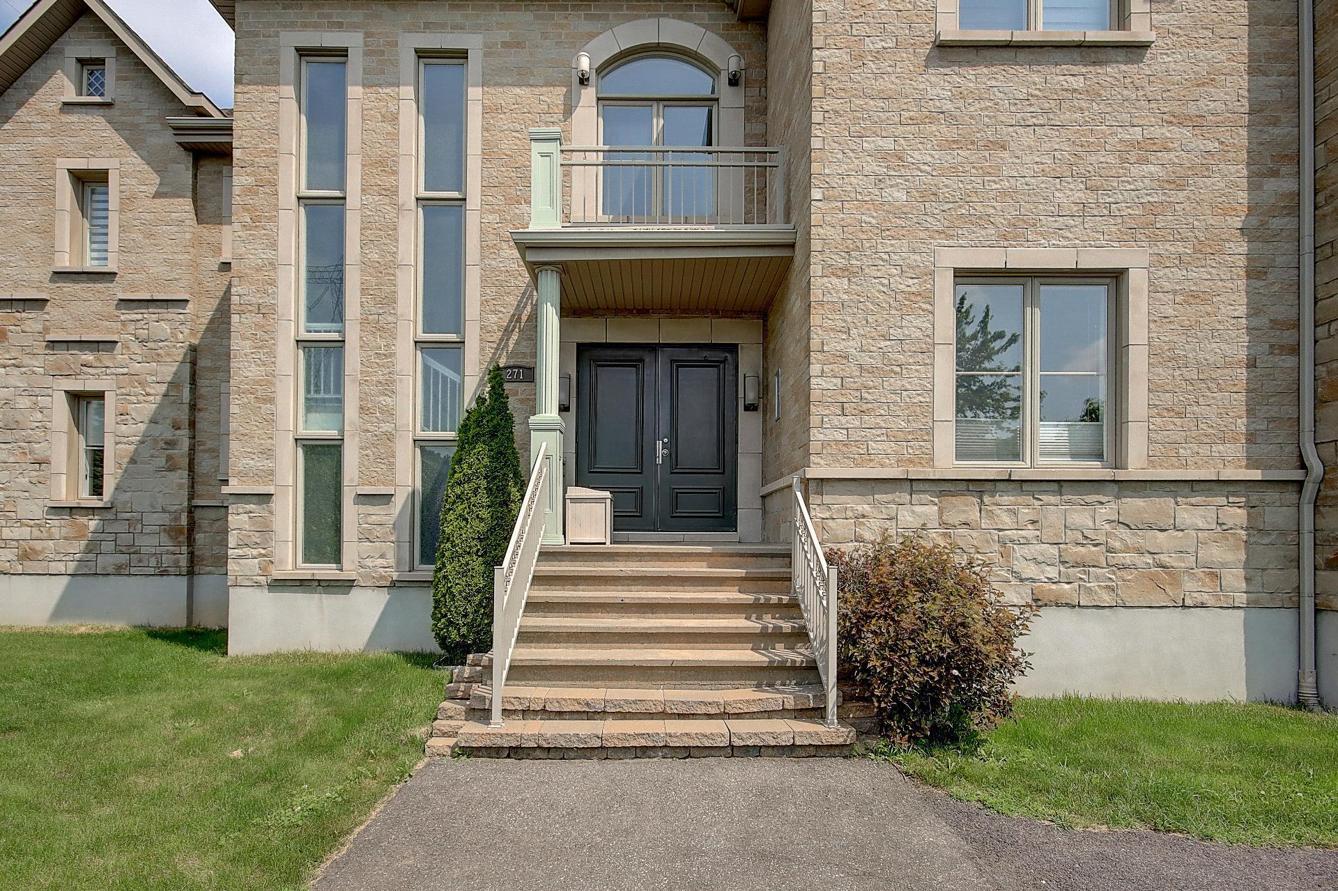 









271


Rue Deslières

, 1B,
Saint-Bruno-de-Montarville,




QC
J3V6P9

