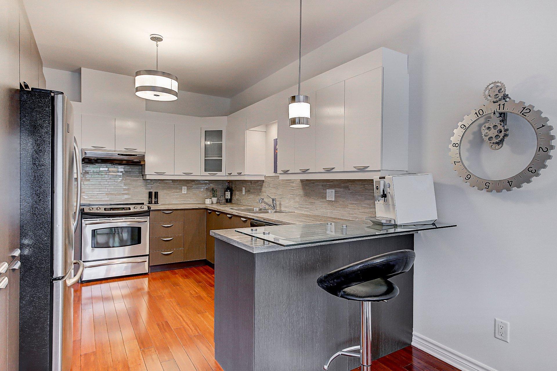 









271


Rue Deslières

, 1B,
Saint-Bruno-de-Montarville,




QC
J3V6P9

