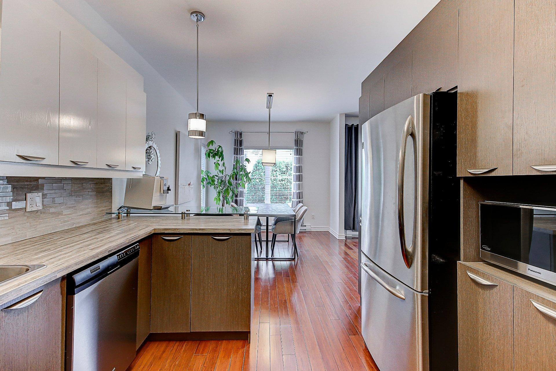 









271


Rue Deslières

, 1B,
Saint-Bruno-de-Montarville,




QC
J3V6P9

