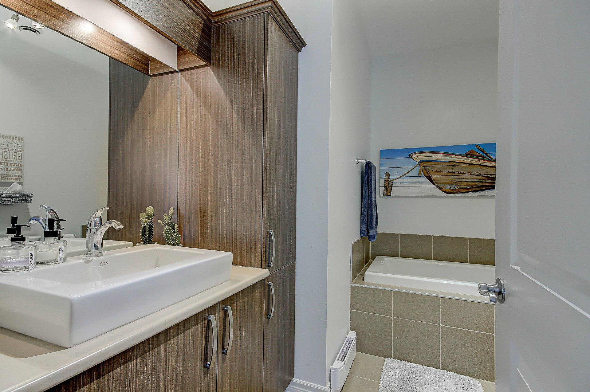 









271


Rue Deslières

, 1B,
Saint-Bruno-de-Montarville,




QC
J3V6P9

