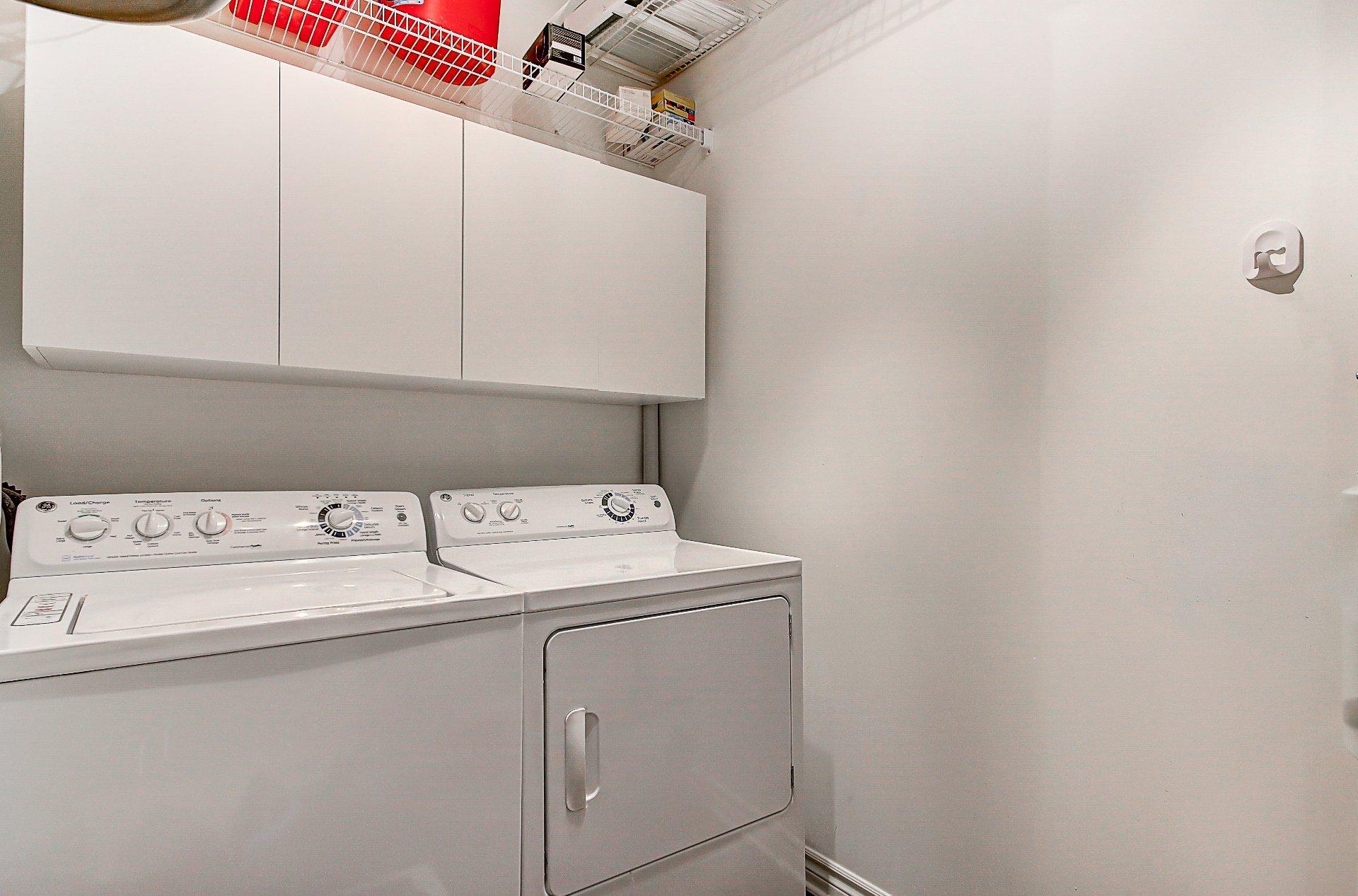 









271


Rue Deslières

, 1B,
Saint-Bruno-de-Montarville,




QC
J3V6P9

