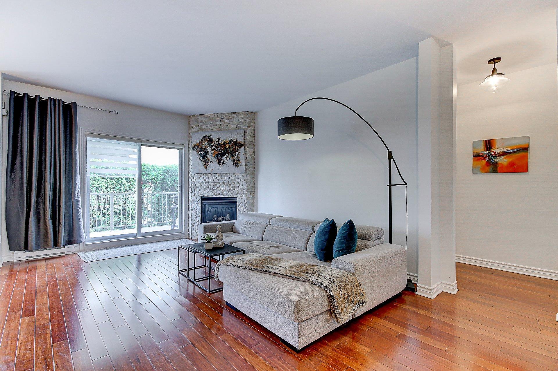 









271


Rue Deslières

, 1B,
Saint-Bruno-de-Montarville,




QC
J3V6P9

