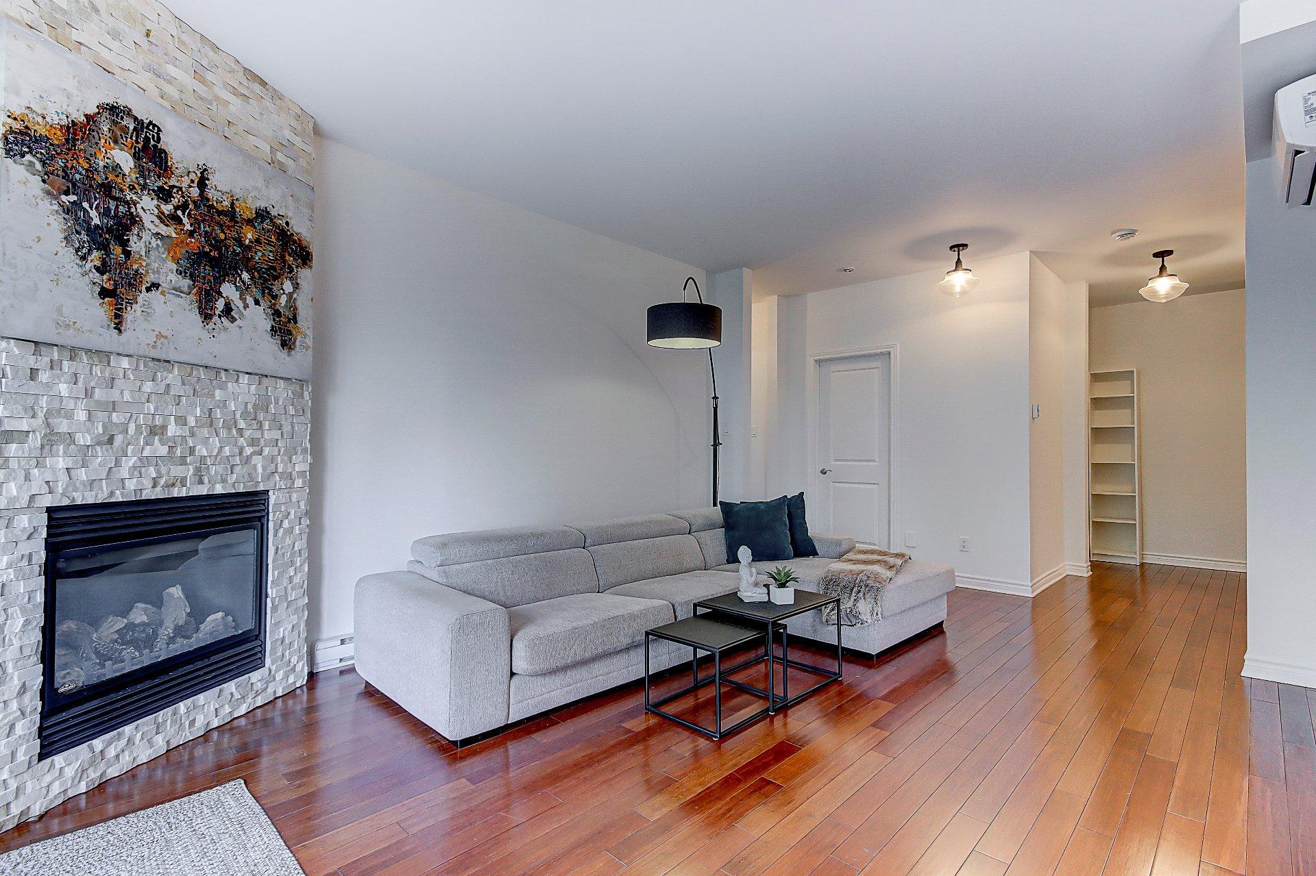 









271


Rue Deslières

, 1B,
Saint-Bruno-de-Montarville,




QC
J3V6P9

