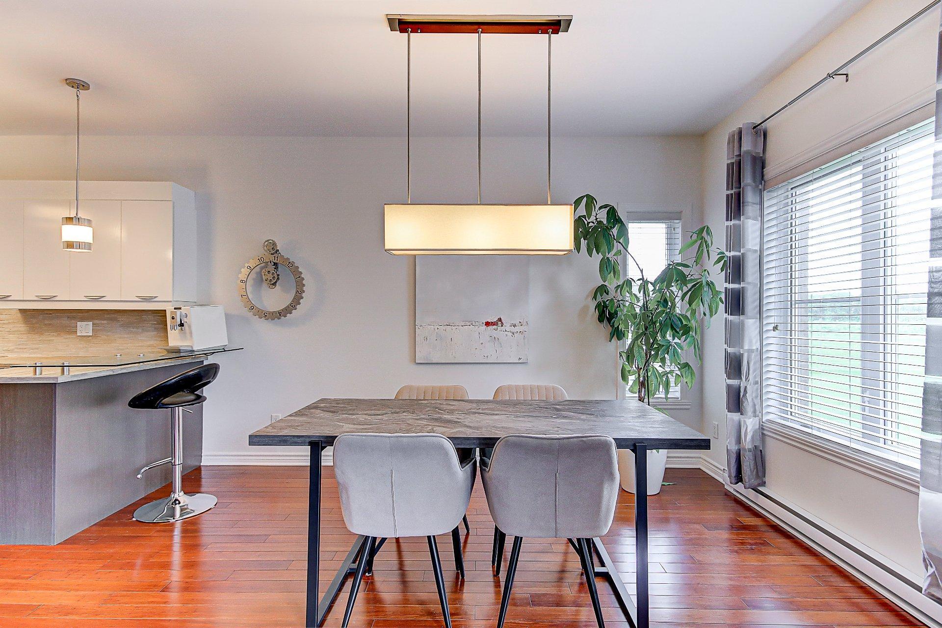 









271


Rue Deslières

, 1B,
Saint-Bruno-de-Montarville,




QC
J3V6P9

