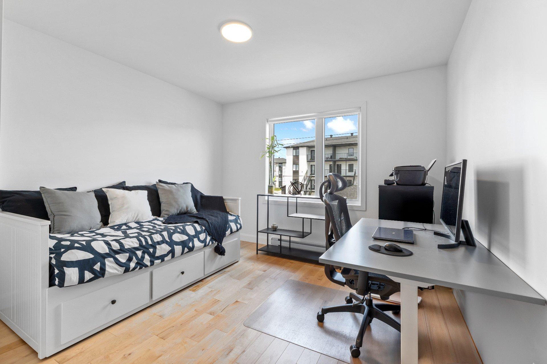 









4132


Rue Madeleine-Roy

,
Trois-Rivières,




QC
G8V0J4

