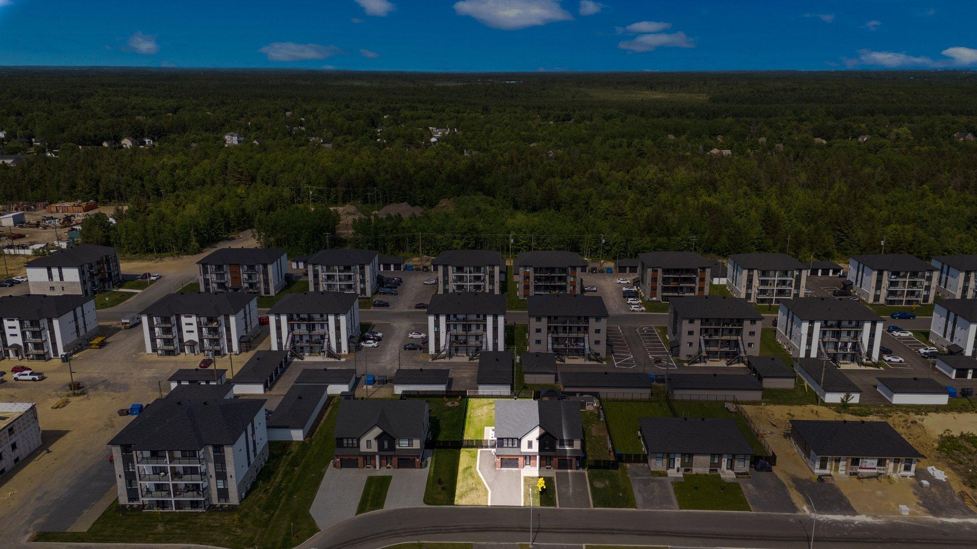 









4132


Rue Madeleine-Roy

,
Trois-Rivières,




QC
G8V0J4


