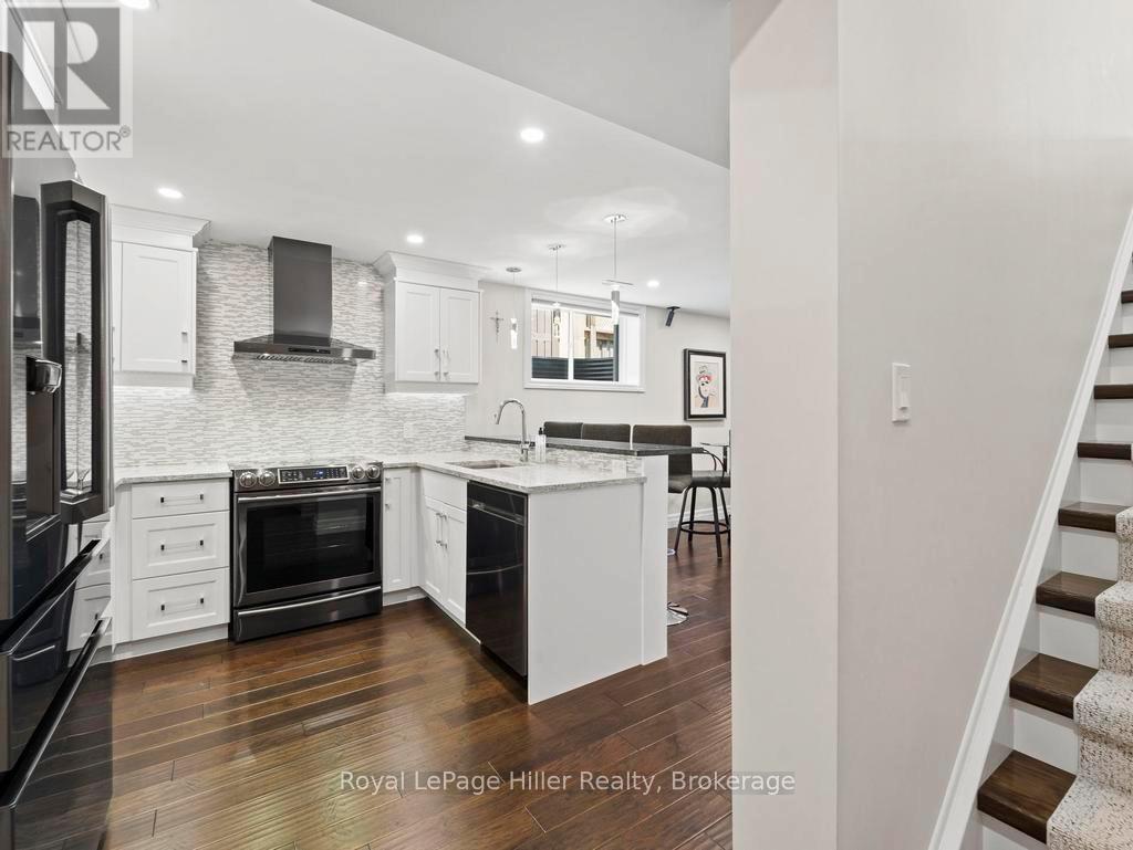 












65 THOMAS STREET

,
Stratford,




Ontario
N5A0B9

